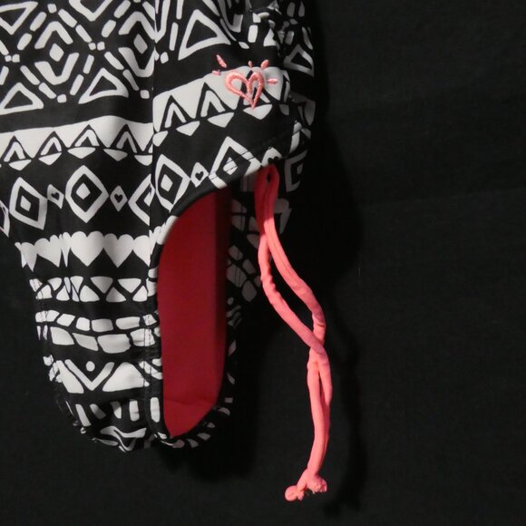 One-Shoulder Black, White, and Pink One Piece Swimsuit With Ruffles | 7-8 years - Picture 7 of 13